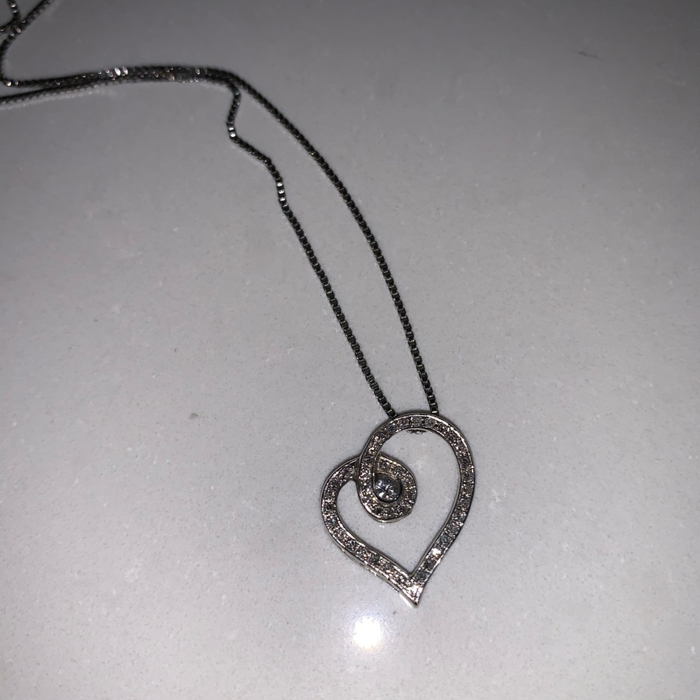 Diamond heart necklace!
